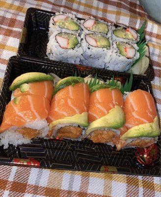 23.BEAUTIFUL SALMON California Roll