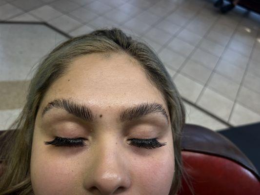 Brows lamination & false lashes