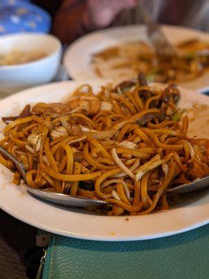 Combination Lo Mein