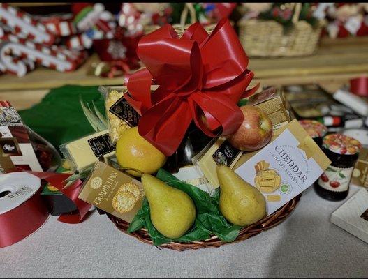 Albonetti's Fruit and Gift Baskets