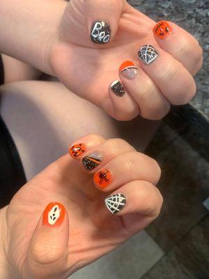 Halloween nails with dip powder