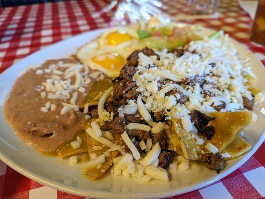 Chilaquiles con carne asada