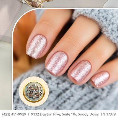 Cozy sweaters and autumn leaves make the perfect match for nails 
Exude beauty and elegance.
Book now!