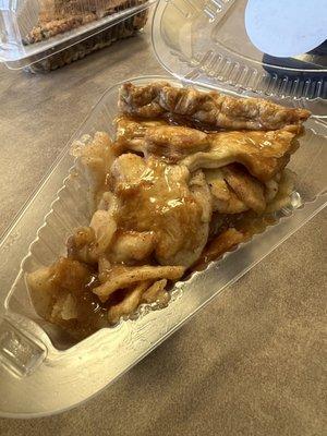 Caramel apple pie