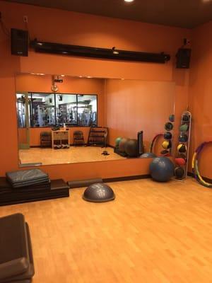 Fitness kiosk room