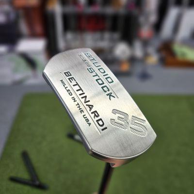 Bettinardi studio stock 35 model with breaktrough putter shaft.