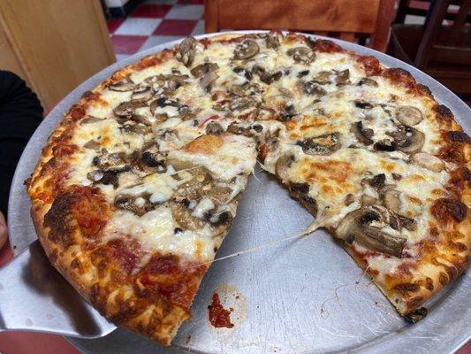 NY crust with mushrooms