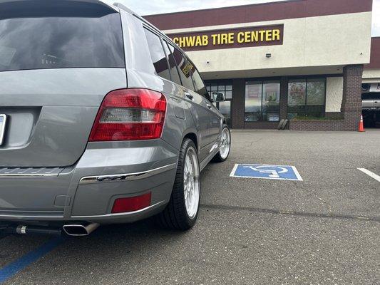 New wheels and lowered. Awesome job!