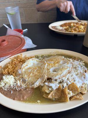 Green chili chilaquiles