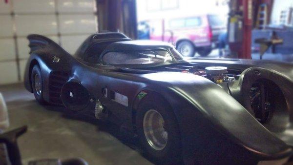 Custom wiring on a Batmobile