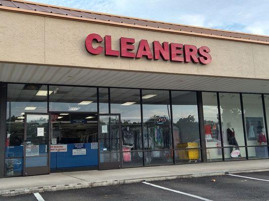 Front of the dry cleaners on Sam Rittenberg Blvd.