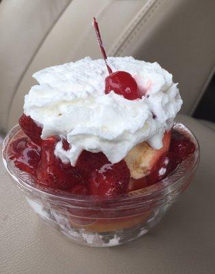 Strawberry shortcake sundae