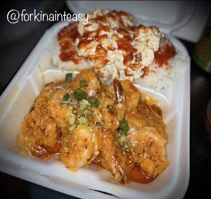 Garlic Shrimp Plate (added sriracha over Mac)