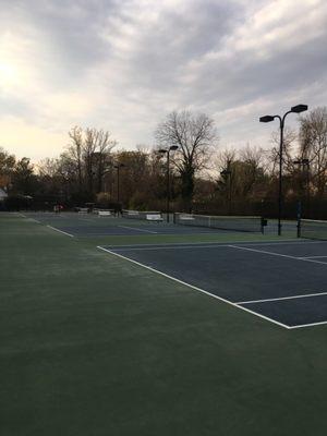 Glenlake - 5 courts