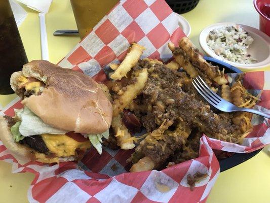 Chili cheese fries and Sunburger plate