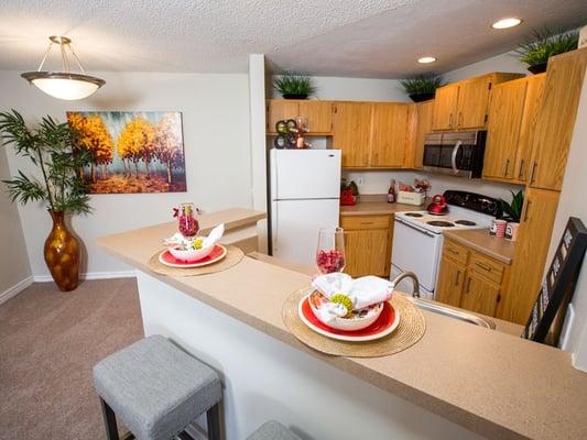 Kitchen with breakfast bar.