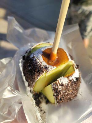 Cookes & Cream Caramel Apple