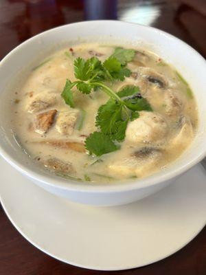 Tom Kha soup (half serving)