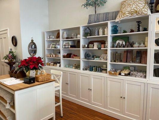 Front desk and ticket desk integrated with gift shop