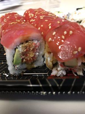 Red Dragon Roll (interior glamour shot)