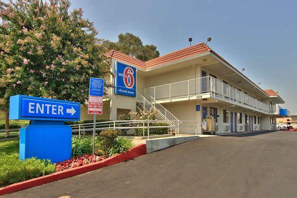 Motel 6