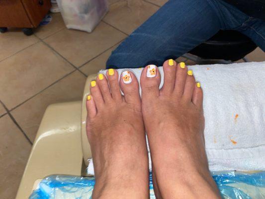 Pedicure with flowers