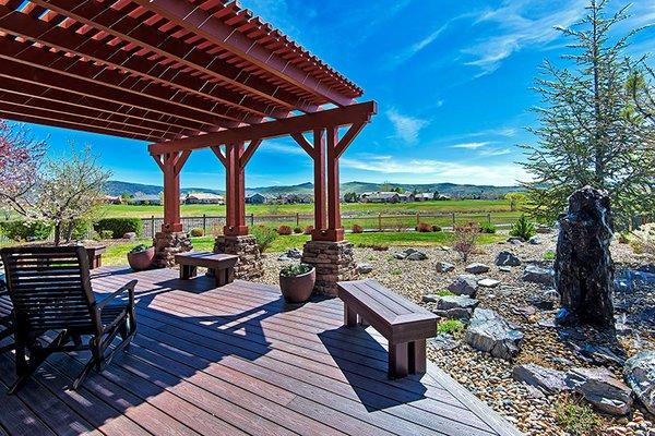 Golf course views in Wingfield Springs