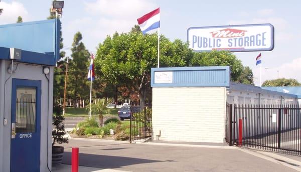 Mini Public Storage-Stanton CA