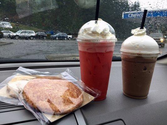 Raspberry Red Bull Italian Soda, a little to much syrup; double shot blended mocha; snickerdoodle and white chocolate macadamia nut cookie