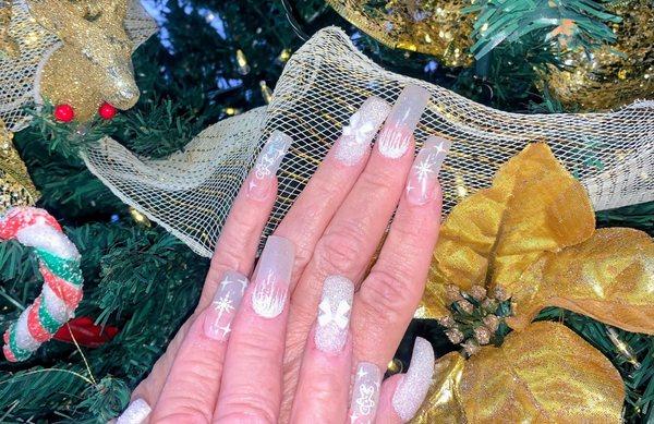 Beautiful Christmas Manicure