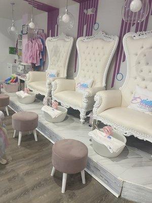 Pedicure station