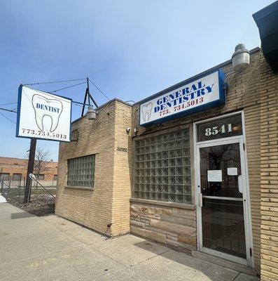 Business Front located on Stony Island Avenue