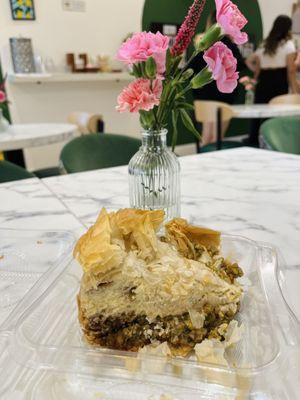 Baklava cheesecake delicious