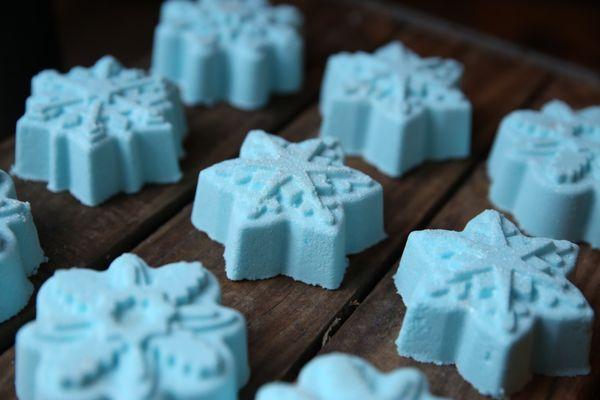 Snowdrop Bath Bombs $7