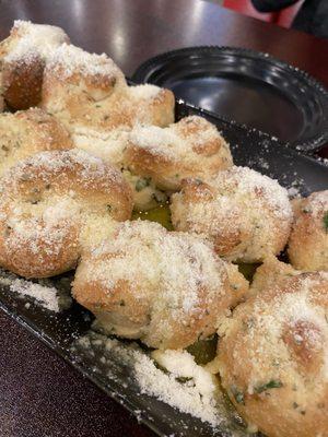 Garlic knots