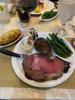 Prime rib, tender flavorful ... cooked perfectly