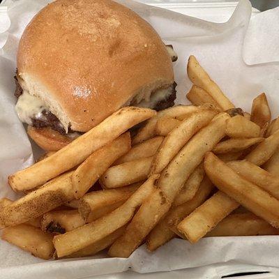 Mushroom burger is good. Still not a huge fan of their fries, but they are OK. (3/14/2023)