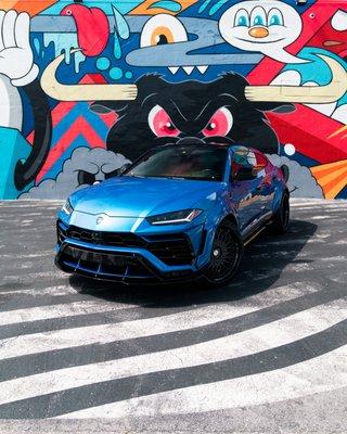 Lamborghini urus for rent in miami