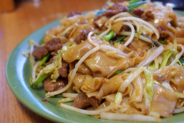 BEEF CHOW FUN