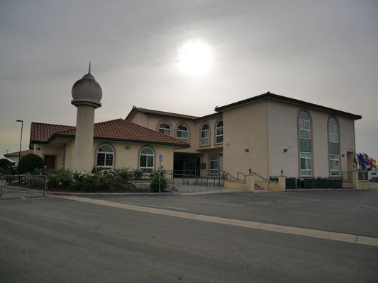 View of the mosque from the Men's parking lot