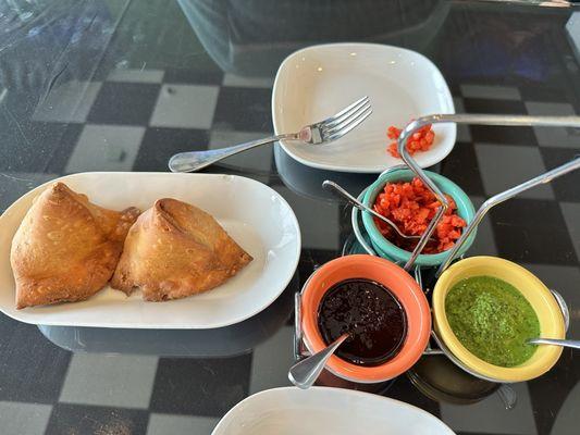 Vegetable samosas