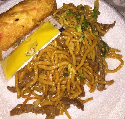 Beef low mein  Egg roll