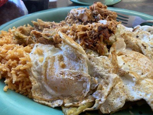 Chilaquiles verdes con pollo!