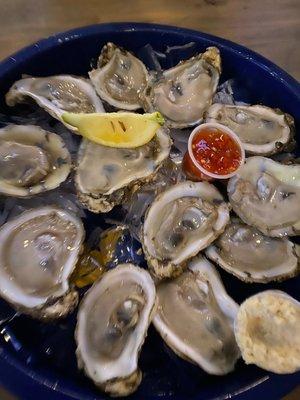 1st round of fresh oysters on half shell!  3 more to go!