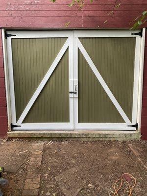 Barn Door Restoration Begins