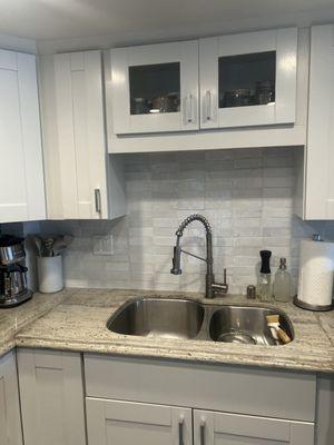 Kitchen backsplash using Zellige tile