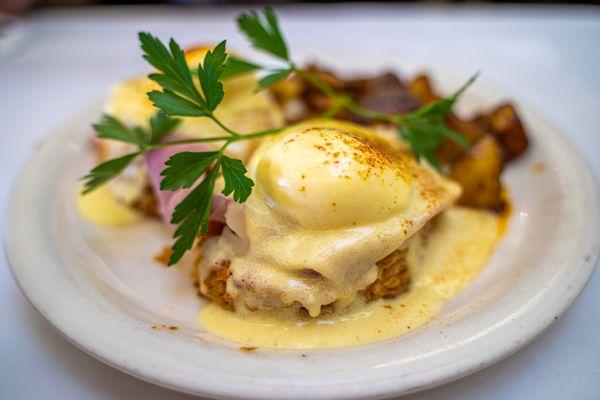 Eggs benedict napoleon