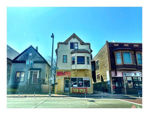 Sunshine Cafe @ 831 S Cesar E Chavez Dr, Milwaukee, WI  Breakfast Lunch Brunch. Sandwiches Burgers Salads .Cool!