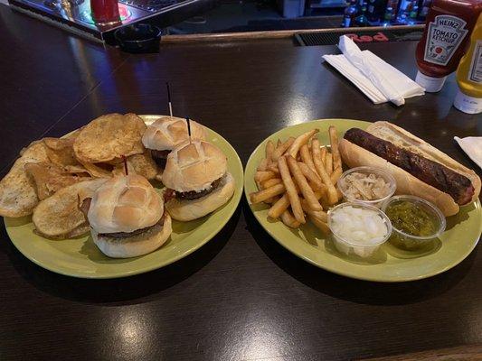 Bacon and blue cheese sliders with Housemade potato chips, and a Putters' dog with sauerkraut, relish, and chopped onions on the side