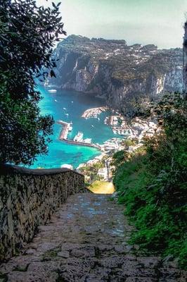 Road to Capri harbor